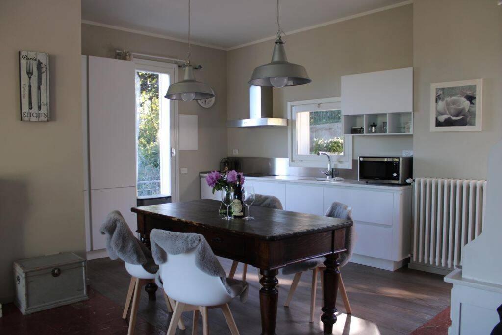 I Faggi Rossi - Red Beech Trees Villa โกโม ภายนอก รูปภาพ