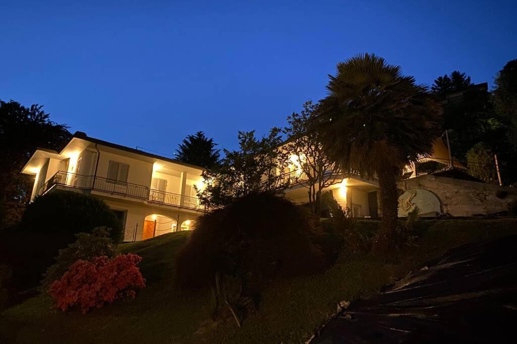 I Faggi Rossi - Red Beech Trees Villa โกโม ภายนอก รูปภาพ