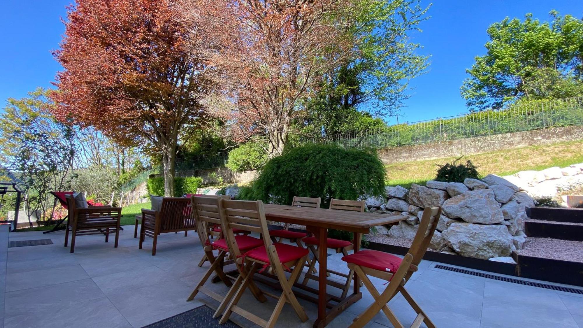 I Faggi Rossi - Red Beech Trees Villa โกโม ภายนอก รูปภาพ